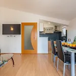 Apartamento 2 Bedroom In *