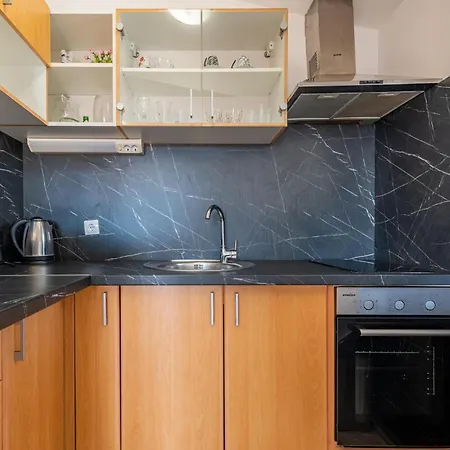 2 Bedroom In Appartement Zadar